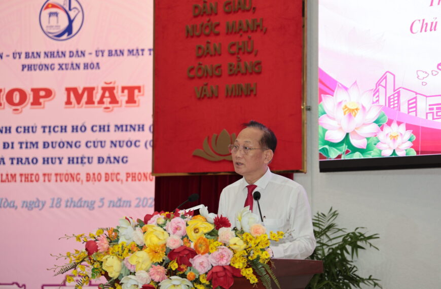 Phường Xuân Hòa họp mặt kỷ niệm 136 năm Ngày sinh Chủ tịch Hồ Chí Minh