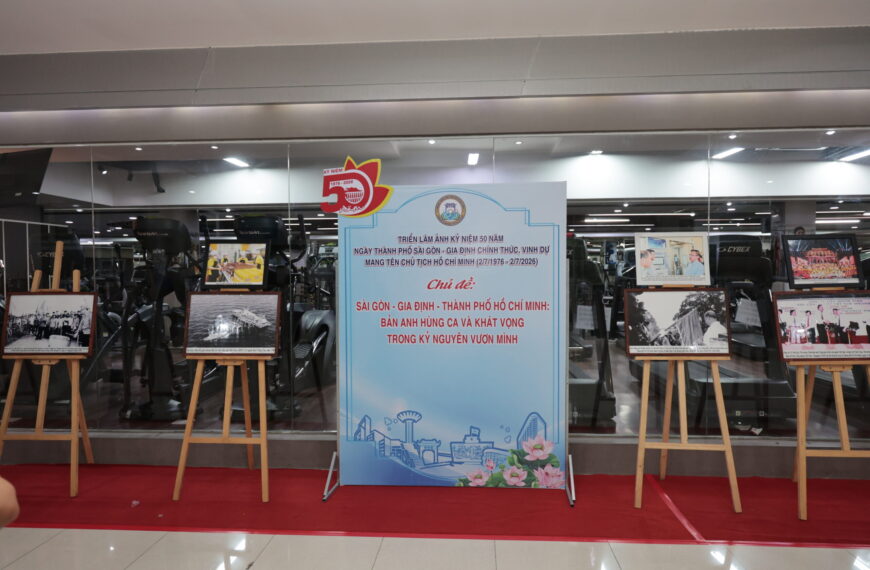 Trung tâm Cung ứng dịch vụ công phường Xuân Hòa khai mạc triển lãm ảnh kỷ niệm 50 năm Ngày Thành phố Sài Gòn – Gia Định chính thức vinh dự mang tên Chủ tịch Hồ Chí Minh