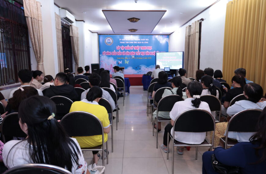 Lớp tập huấn kỹ thuật thanh nhạc, kỹ năng biểu diễn và dàn dựng tiết mục văn nghệ thu hút đông đảo học viên tham dự